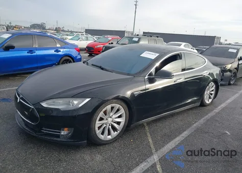 2013 Tesla Model S из США, поврежденный, VIN 5YJSA1DN7DFP05788